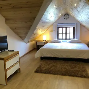 hostal-el-arupo.hotelsquito.com/